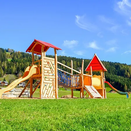 - شقة Weisspriach